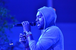 Kanye West lança clipe de “Heaven and Hell” com referências sobre Deus e arrebatamento